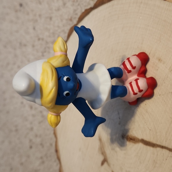 Wallace Berrie Other - Wallace & Berrie Smurfette on Rollerskates Porcelain Figurine 1982